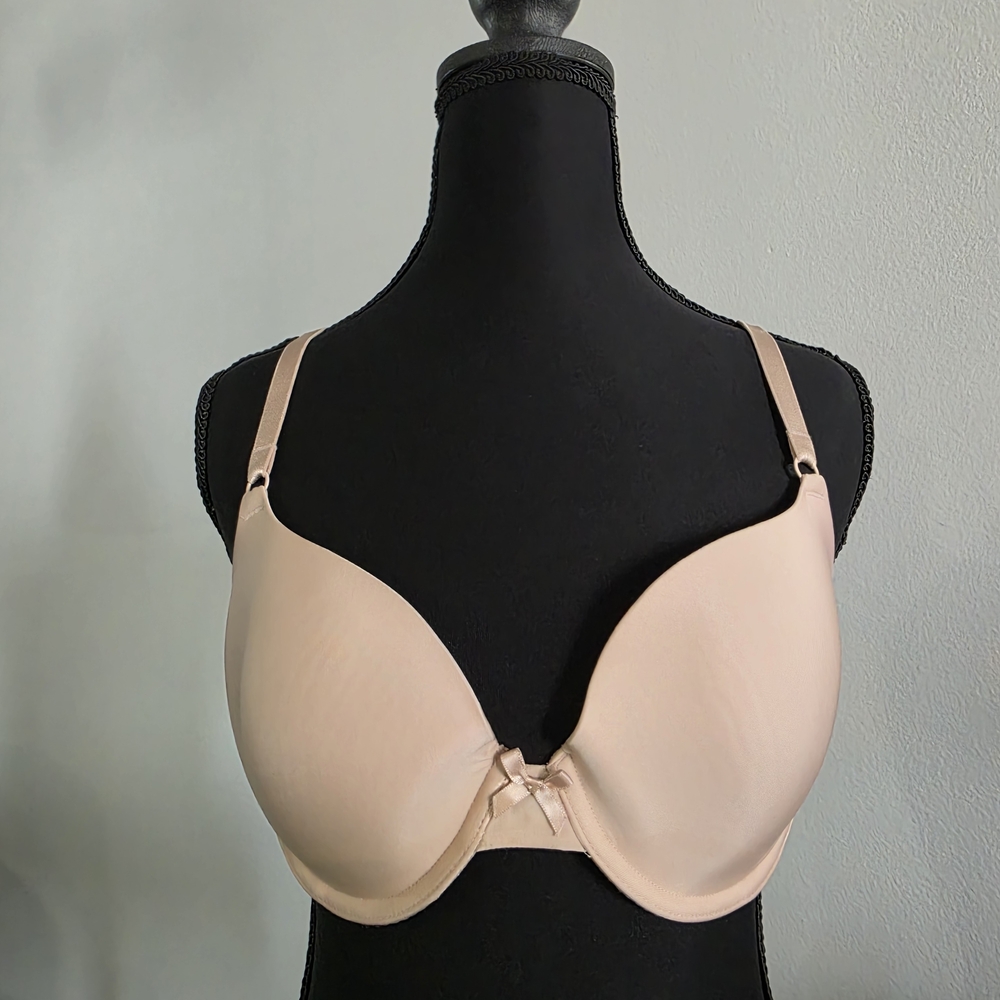 EUC Victoria's Secret Classic Nude Demi Bra - Size 36C